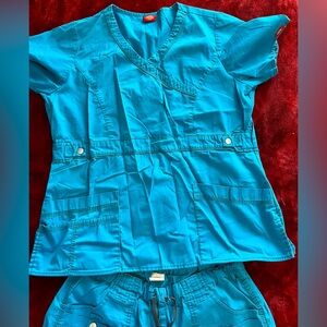 Dickie cargo nursing scrub set